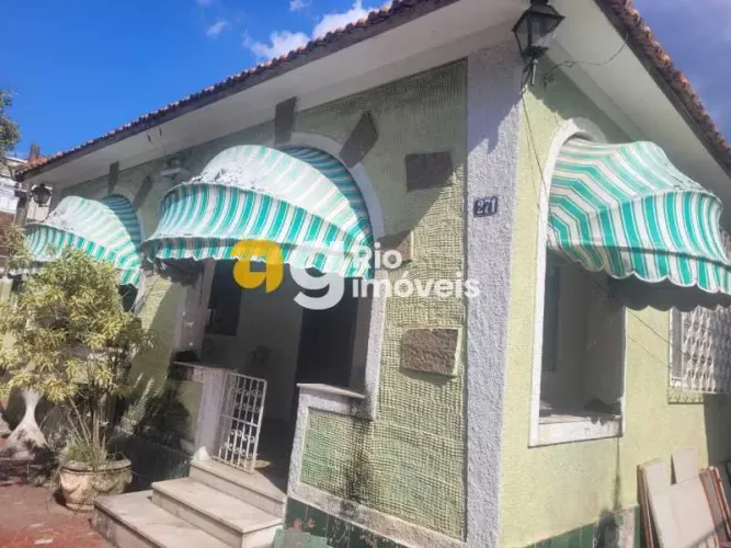 Casa de rua : / Residencial / Vila Valqueire