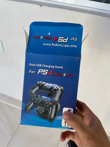 Suporte carregador de controle de PS4 . NOVO NA CAIXA .