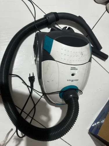 Aspirador de pó Britânia Faciclean 1480N - estragado