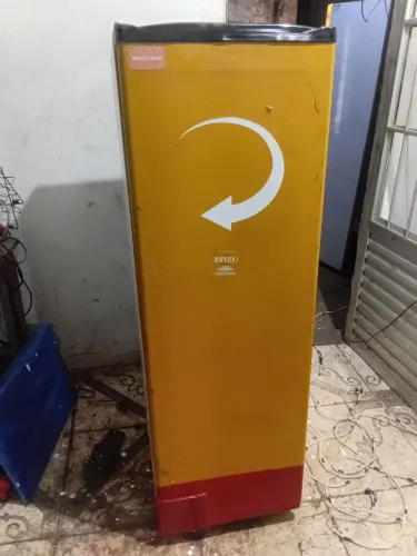 Frizer cônsul 110 voltes seminova 1300 reais tel *69
