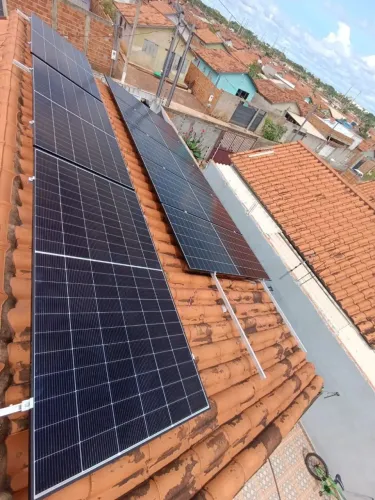 Usina solar. Painéis solares com projetos personalizados. Economia até 95%