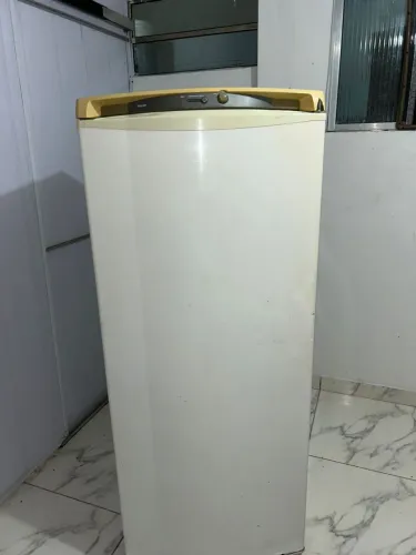 Freezer Vertical Consul 260L