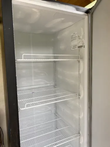 FREEZER VERTICAL PORTA CEGA 573 L PRETO INDUSTRIAL