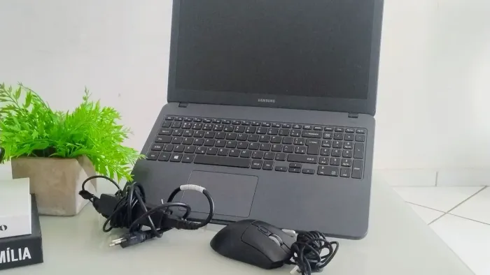 Notebook samsung essentials e20