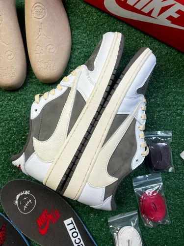 Tênis Nike Jordan 1 Low X Travis Scott ?Reverse Mocha? - TAM 44 BR