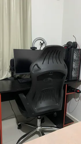 PC gamer + mesa e cadeira