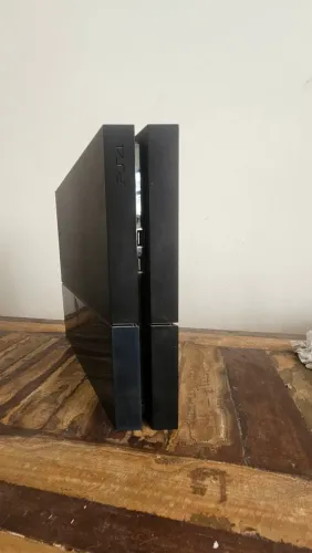 ps4 / PlayStation 4 500gb varios jogos 3 controles originais