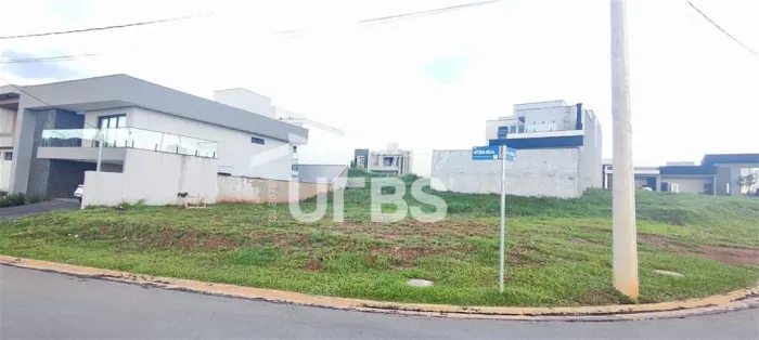 Lote de excelente localização, Frente academia e próximo ao lazer.