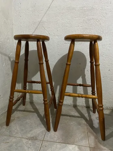 Banquetas de madeira