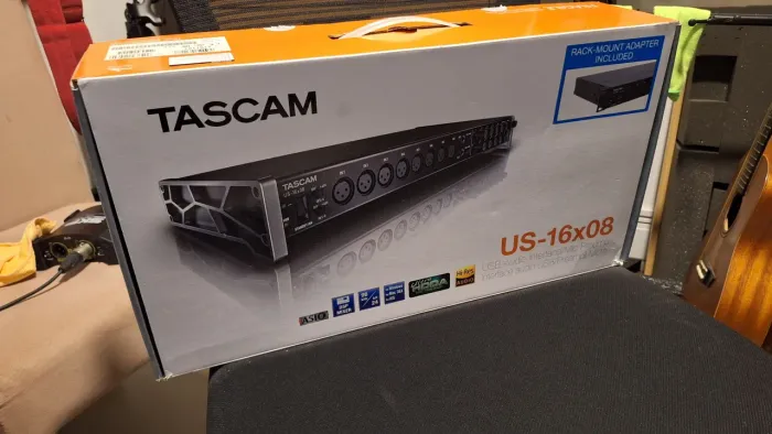 Interface de audio Tascam 16x08