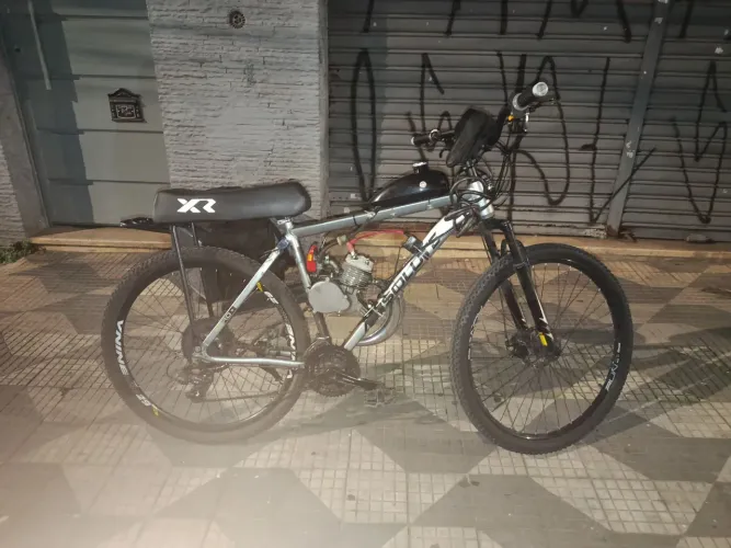 Bicicleta motorizada 80cc 2t com coroa 48 dentes e escapa dimensionado pra subir melhor