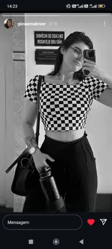 Roupas novas e usadas