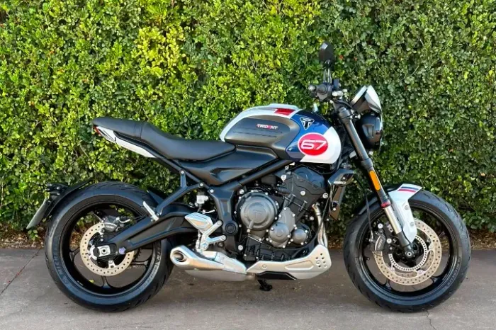 TRIUMPH TRIDENT 660 TRIPLE TRIBUTE UNICO DONO