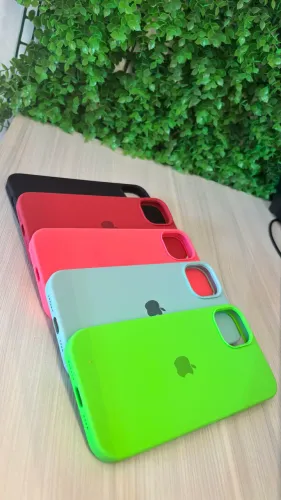 Capa de silicone para iPhone 14 Max