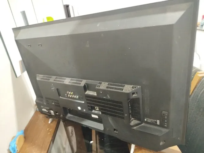 Vendo 2 Tv para retirada de peça.