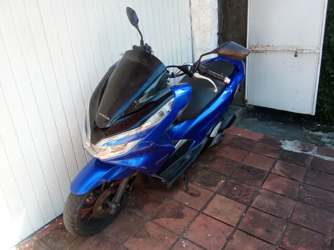 Moto do meu amigo pra vender rápido