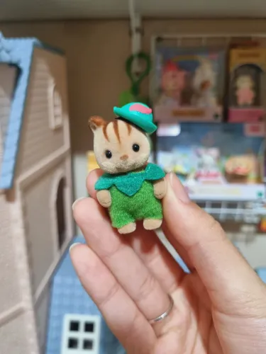 Sylvanian families bebê esquilo Peter Pan 