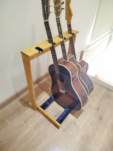 Suporte de chão para 4.instrumentos ( violão , guitarra , baixo etc)