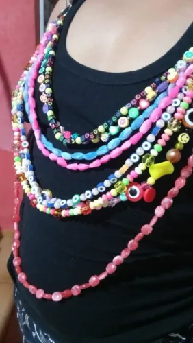 Cropped em miçangas