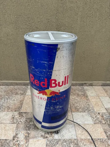 Geladeira Expositora Red bull 220v