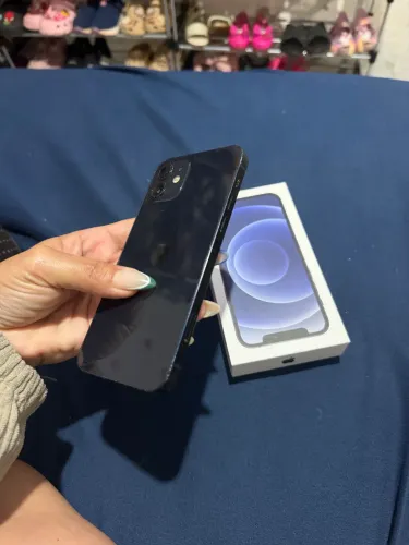iPhone12 todo original bateria 77
