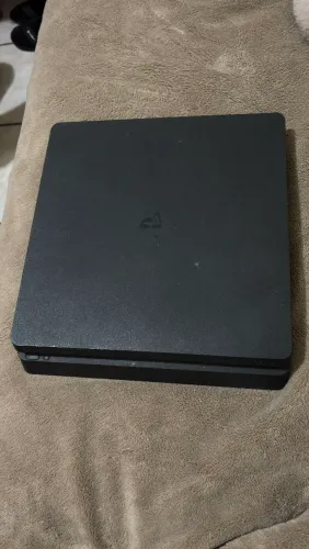 PS4 500GB (com defeito, sem controle, jogo e cabo)