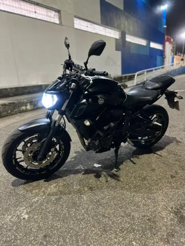 Vendo chave MT07 2021 preta em perfeito estado de conservação.