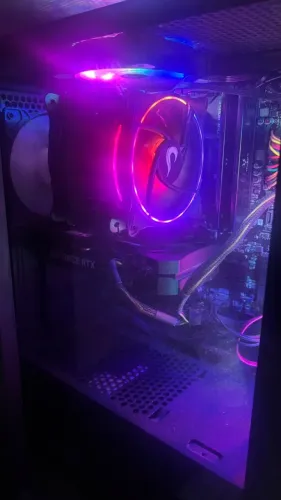 PC Gamer Ryzen 7 5700X3D + RTX 5060 + 32GB RAM
