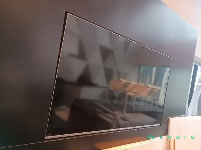 Televisor Samsung 82". - Modelo: UN82 MU7000G