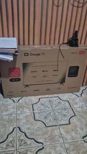 Tv nova na caixa de 32 polegas com NF 