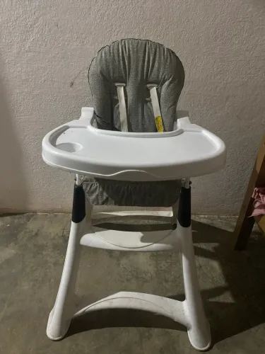 Cadeirinha de alimentação