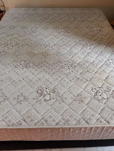 Cama box + Baú integrado Queen e Colchão D100