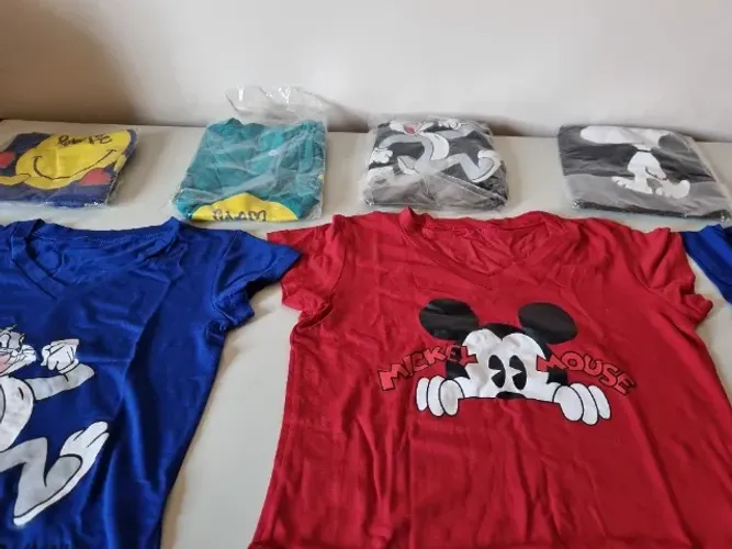 Vendo camisetas femeninas tamanho G e GG.