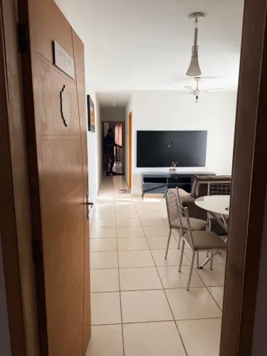 Aluga-se Apartamento mobiliado, 2 quartos, sendo um Suíte. Quadra 902 Sul.