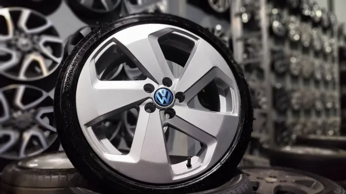 Rodas GTi aro 17" 5x100 VW+ Pneus 205/40 R17"- Aceito Cartão