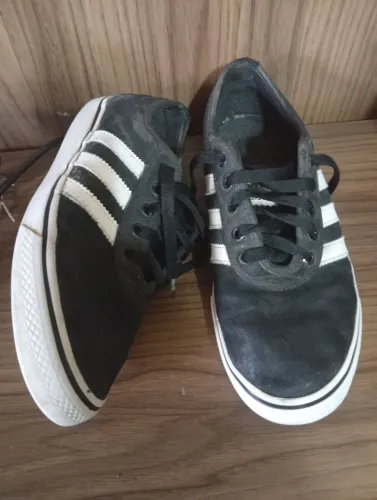 Tênis Adidas Easi 39