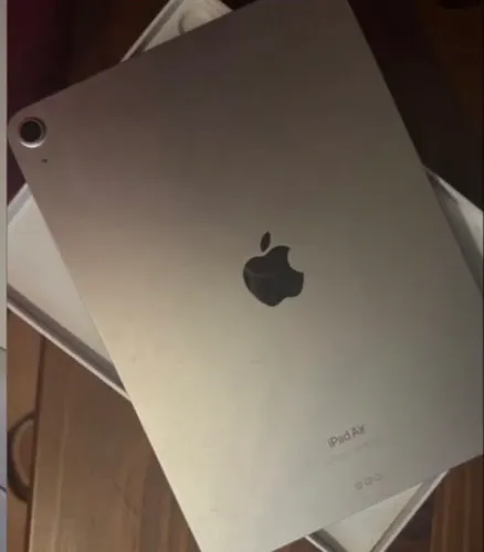 iPad Air 5ª Geração (2022) 64GB Estelar (Starlight)