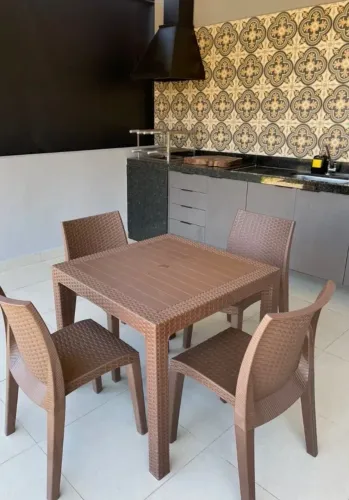 Mesa Quadrada Rattan Área De Lazer Com Furo Ombrelone