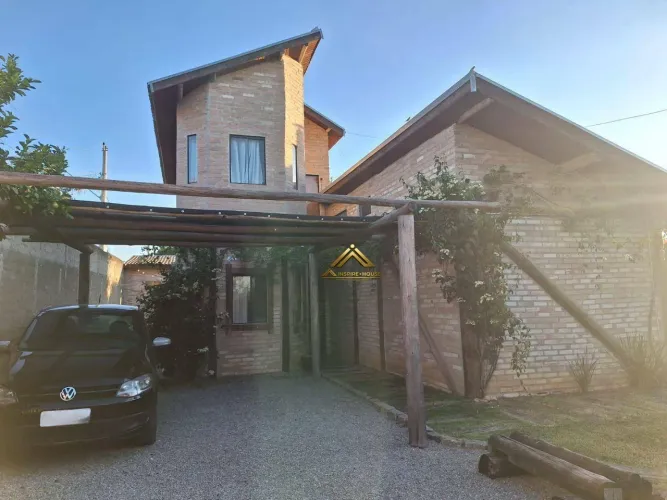 Casa com 4 dormitórios à venda, 170 m² por R$ 785.000 - Itapecerica - Taubaté/SP