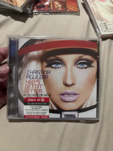 Christina Aguilera - Keeps Gettin Better (Target)