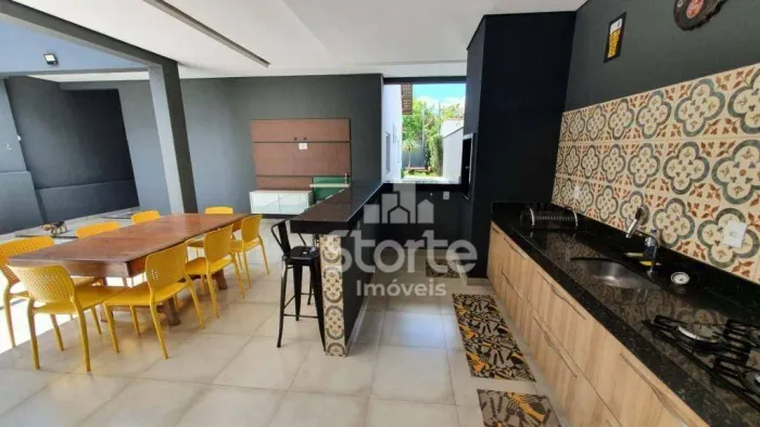 Casa com 3 dormitórios à venda, 189m² por R$ 590.000 - Dona Zulmira - Uberlândia/MG