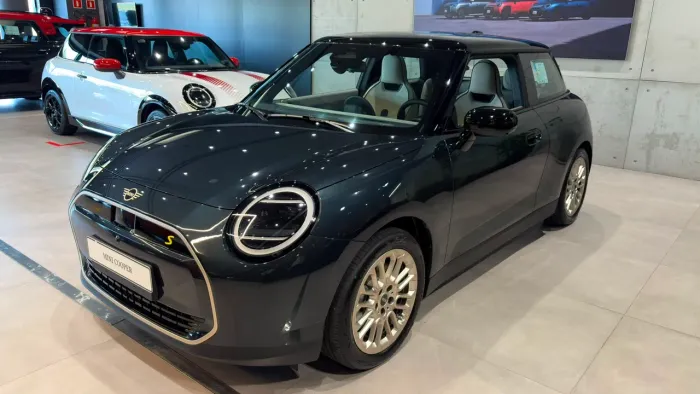 Mini Cooper SE 3P (elétrico) 2026