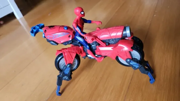 Nerf moto Homem Amanhã com o boneco