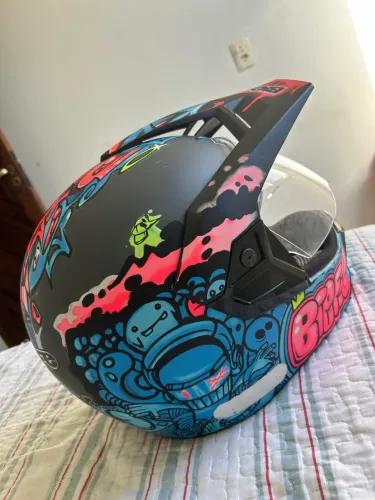 Capacete