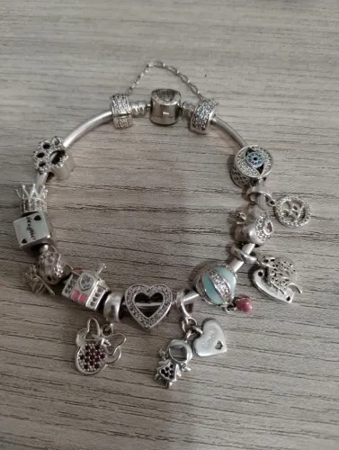 Pulseira Pandora com 14 berloques de prata 925 originais