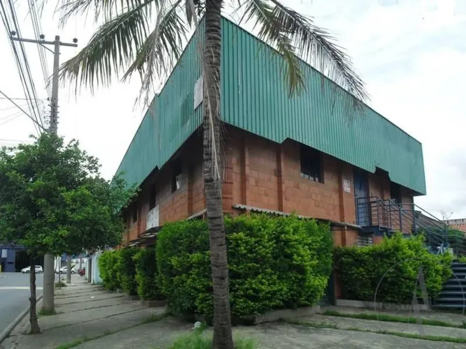 Prédio com 2 Pavimentos na Travessa Av. Eng Carlos Reinaldo Mendes