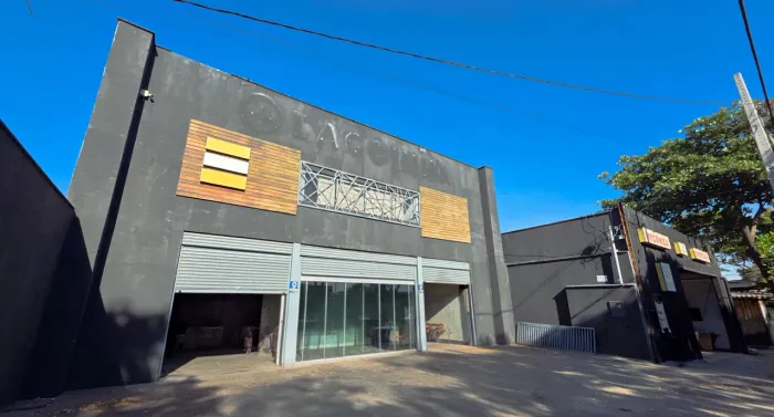 Galpão no Parque Amazônia | 490m² | Mezanino com 6 Salas | 5 Vagas | Próximo à Praça da Fe