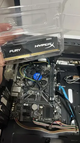 Kit I5 9400F + H310M Ds2 2.0 + 8 Gb RAM Hyper X Fury 2666 mhz DDR4 (Gabinete de Brinde!)
