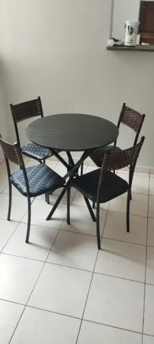 Conjunto Mesa de Pedra 4 Cadeiras Novas