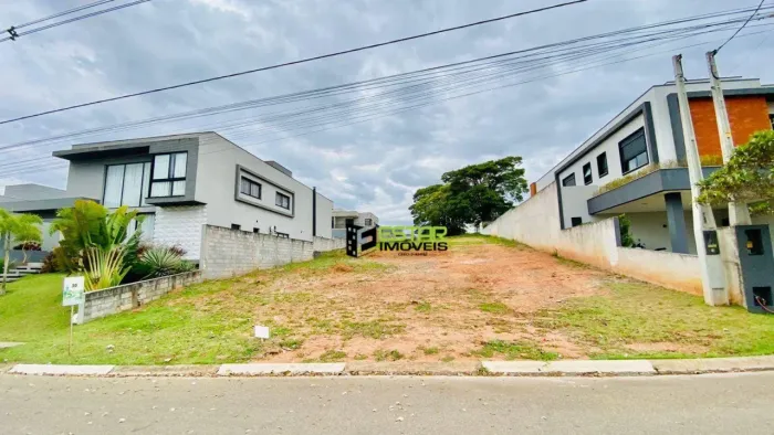 Otimo terreno à venda no Condomínio Residencial Shambala III em Atibaia